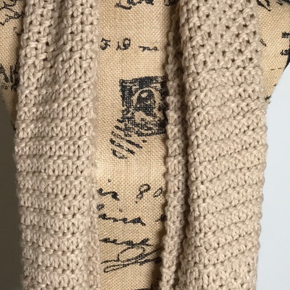 Crochet scarf - Picture 2 of 3